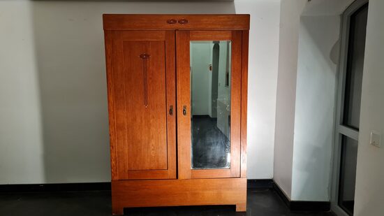 Kleiderschrank